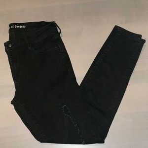 Distressed Black Skinny Jeans
